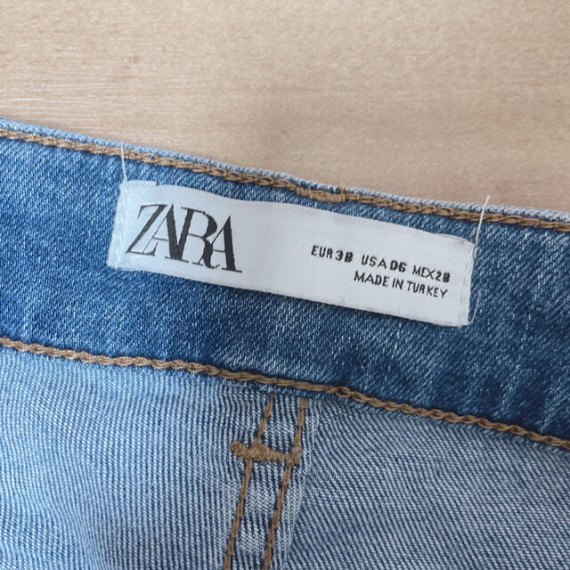 ZARA(ザラ)のZARA クラッシュジーンズ 38 レディースのパンツ(デニム/ジーンズ)の商品写真