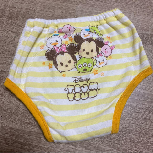 Disney(ディズニー)のトレーニングパンツ トレパン　ディズニー　ツムツム　3枚セット　3層　防水 キッズ/ベビー/マタニティのおむつ/トイレ用品(トレーニングパンツ)の商品写真