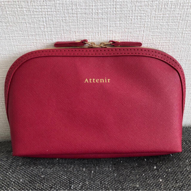 Attenir(アテニア)の新品☆未使用　アテニア レザー調 ポーチ ローズレッド レディースのファッション小物(ポーチ)の商品写真