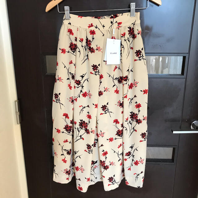 STUDIOUS(ステュディオス)の新品⭐︎CLANE”ANTIQUE FLOWER VOLUME SKIRT” レディースのスカート(ロングスカート)の商品写真