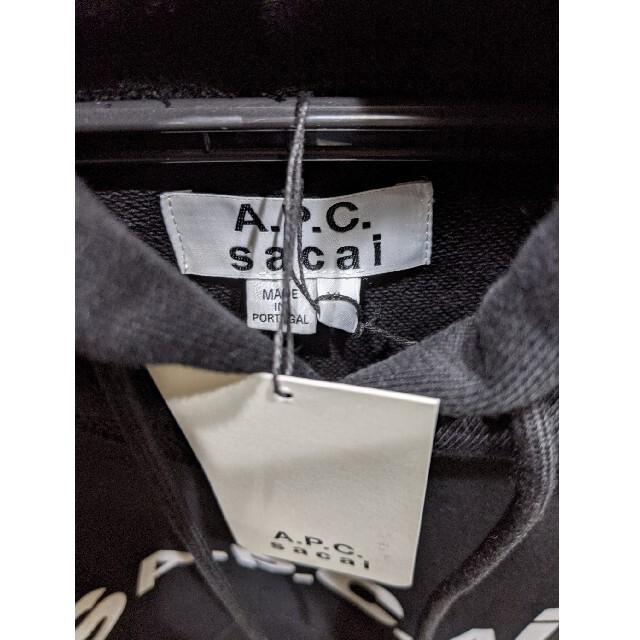 sacai(サカイ)の【XL】【新品タグ付】sacai × A.P.Cパーカー新品タグ付 メンズのトップス(パーカー)の商品写真