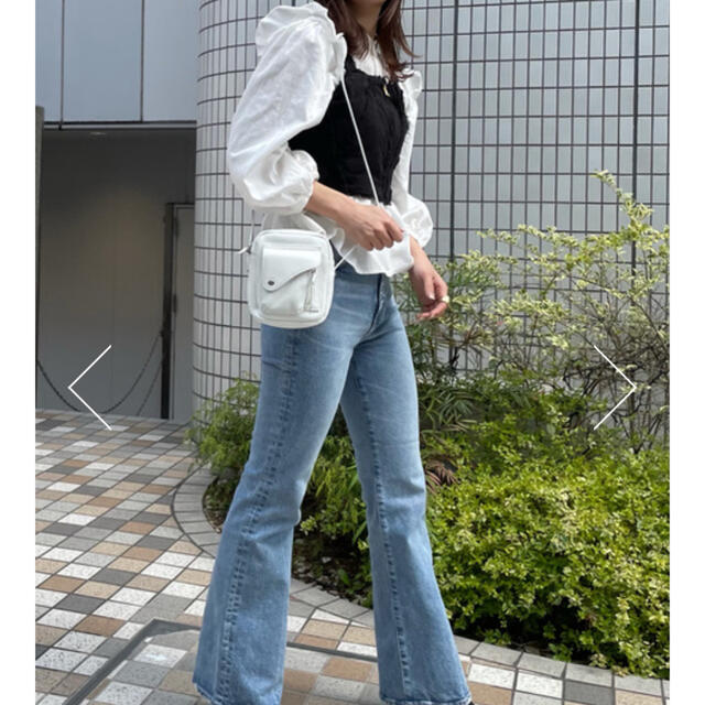 moussy(マウジー)の【値下げ！】moussy ブラウス、ビスチェセット レディースのトップス(シャツ/ブラウス(長袖/七分))の商品写真