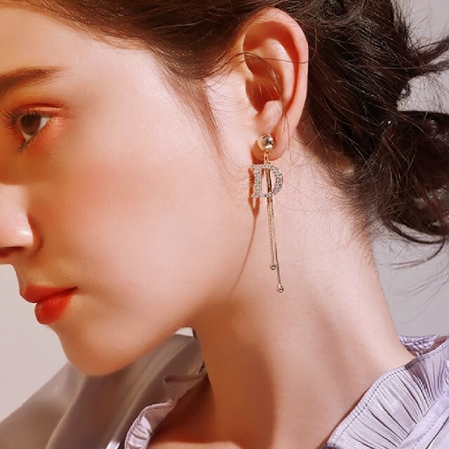 ZARA(ザラ)のꫛꫀꪝ◆インポートピアス◆大人気再入荷◆Dモチーフロングタッセルピアス レディースのアクセサリー(ピアス)の商品写真