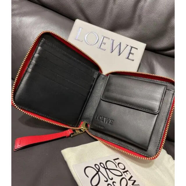 LOEWE(ロエベ)のLOEWE ロエベ パズル2つ折りラウンドファスナー財布 レディースのファッション小物(財布)の商品写真