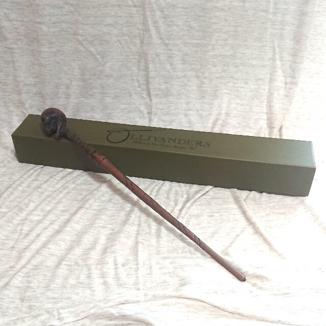 USJ(ユニバーサルスタジオジャパン)のUSJ ハリーポッター　魔法の杖（ナナカマドの杖） エンタメ/ホビーのコスプレ(小道具)の商品写真