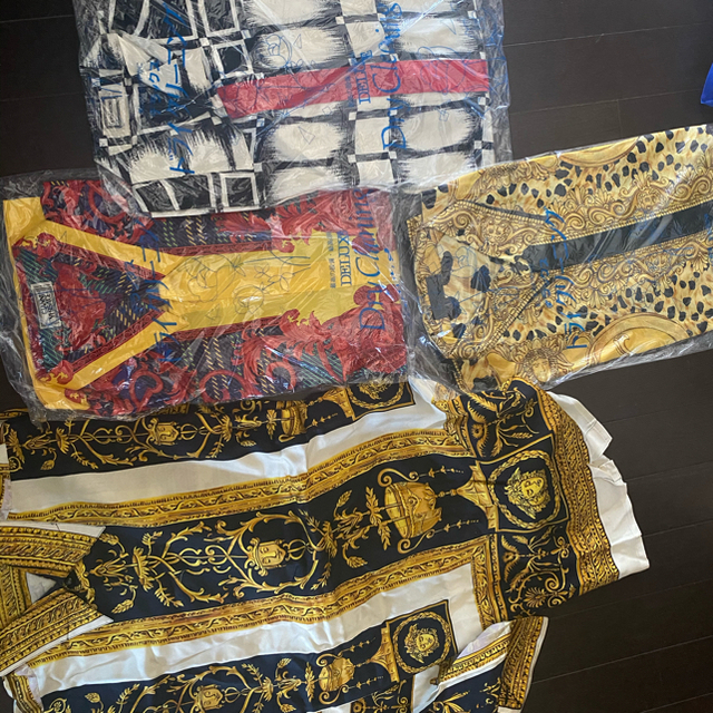 野花 卯月 今週限りの特売‼️Versace シルクシャツ ファーストライン
