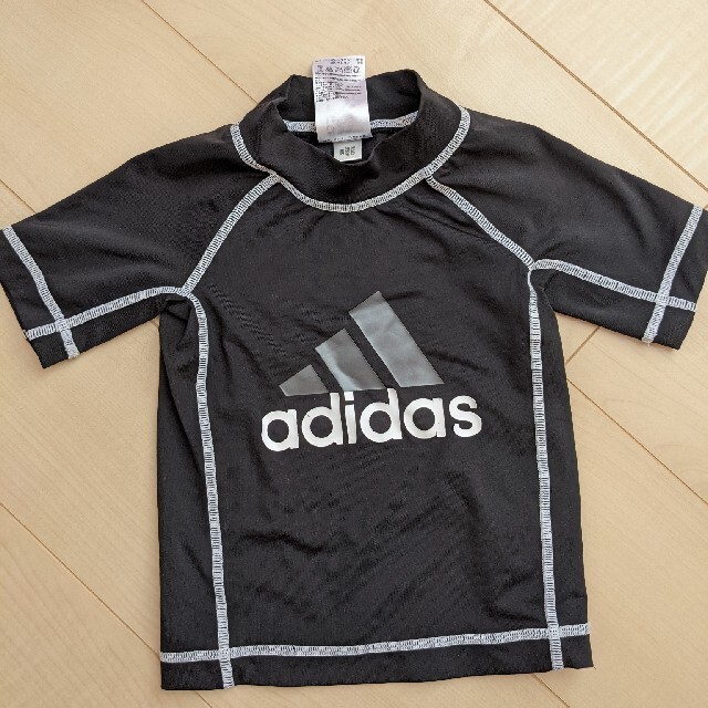 adidas(アディダス)のラッシュガード　アディダス110 キッズ/ベビー/マタニティのキッズ服男の子用(90cm~)(水着)の商品写真