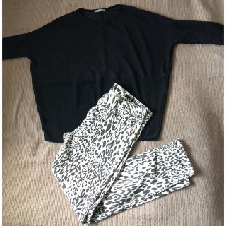 ザラ(ZARA)の黒トップス+ヒョウ柄デニム(デニム/ジーンズ)