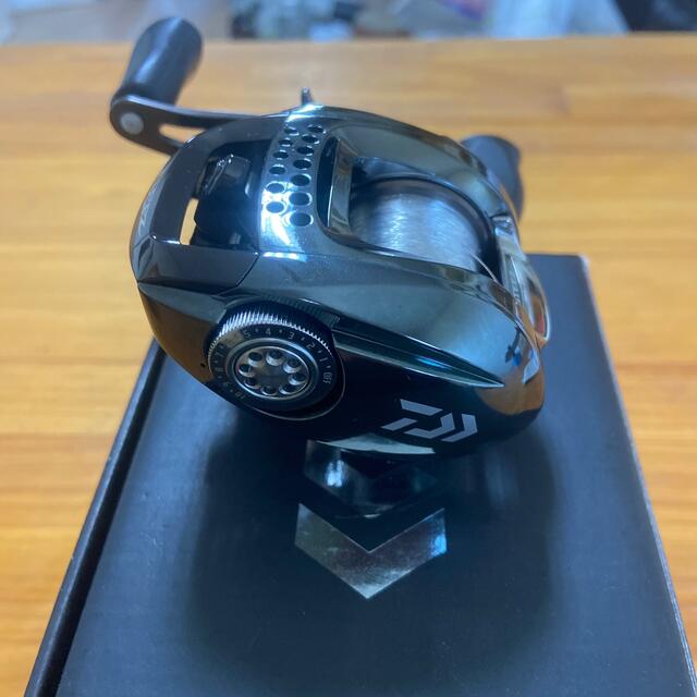 DAIWA(ダイワ)のスティーズSV LMITED 105XH スポーツ/アウトドアのフィッシング(リール)の商品写真