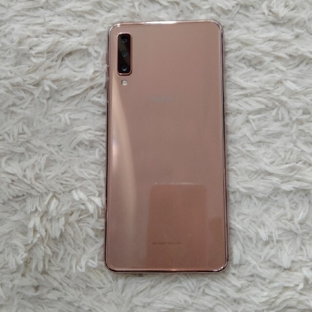 Galaxy(ギャラクシー)のRakuten Galaxy A7 ☆ゴールド スマホ/家電/カメラのスマートフォン/携帯電話(スマートフォン本体)の商品写真