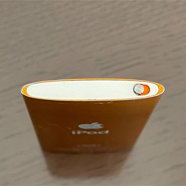 iPod(アイポッド)のiPod nano 第4世代 16GB オレンジ スマホ/家電/カメラのオーディオ機器(ポータブルプレーヤー)の商品写真