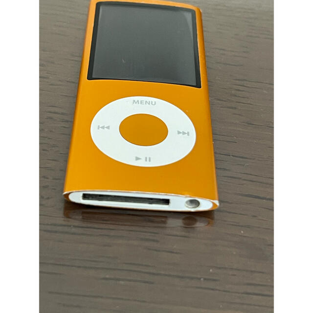 iPod(アイポッド)のiPod nano 第4世代 16GB オレンジ スマホ/家電/カメラのオーディオ機器(ポータブルプレーヤー)の商品写真