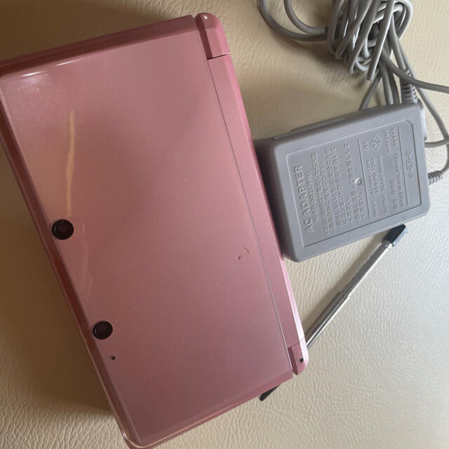 ニンテンドー3DS(ニンテンドー3DS)の任天堂3DS本体　充電器、タッチペン付き エンタメ/ホビーのゲームソフト/ゲーム機本体(携帯用ゲーム機本体)の商品写真