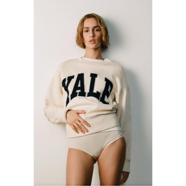 ZARA(ザラ)のZARA YALE UNIVERSITY スウェットシャツ 新品未使用品 レディースのトップス(トレーナー/スウェット)の商品写真