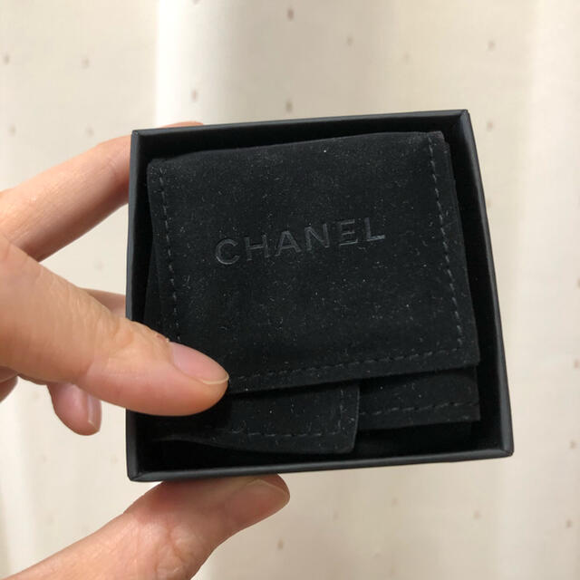 CHANEL(シャネル)のシャネル  ピアス　黒　ほぼ新品 レディースのアクセサリー(ピアス)の商品写真