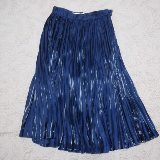 LE CIEL BLEU(ルシェルブルー)のルシェルブルー   リステア  プリーツスカート 36  紺色 レディースのスカート(ロングスカート)の商品写真