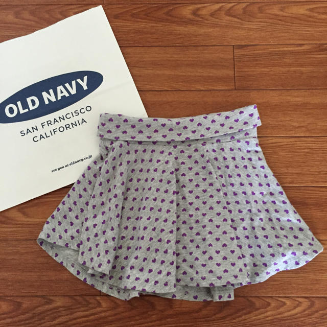 Old Navy(オールドネイビー)のOLDNAVYハート柄フレアスカート95cm3T キッズ/ベビー/マタニティのキッズ服女の子用(90cm~)(スカート)の商品写真