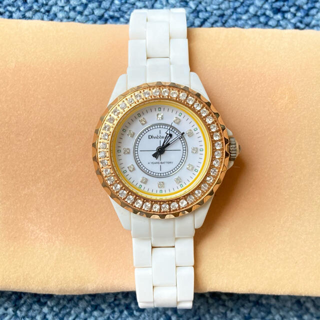 divabbracci レディース 腕時計 ホワイトの通販 by おごた's shop｜ラクマ
