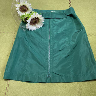 プラダ(PRADA)の25日限定！最終価格！プラダ☆光沢のある緑色の素敵なスカート！(ひざ丈スカート)