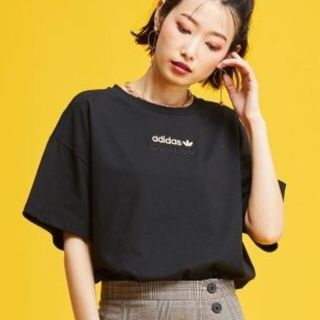 アディダス(adidas)の新品 Mサイズ adidas originals ボクシークロップド半袖Tシャツ(Tシャツ(半袖/袖なし))