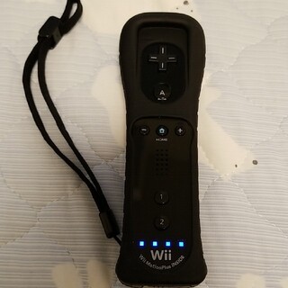 ウィー(Wii)の最終値下げ Wii Wiiリモコン プラス シリコンカバー 付き(家庭用ゲーム機本体)
