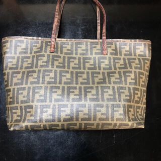 フェンディ(FENDI)のフェンディトートバッグ　ズッカ柄　肩掛け(トートバッグ)