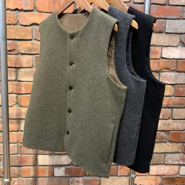 大人気 CONFECTウールモッサークルーネックベスト vest