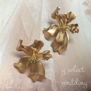 フラワー　ゴールド　ピアス　イヤリング　ウェディング　結婚式♡新品未使用♡(ウェディングドレス)