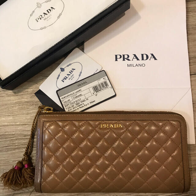 PRADA(プラダ)の【専用】プラダ長財布 レディースのファッション小物(財布)の商品写真