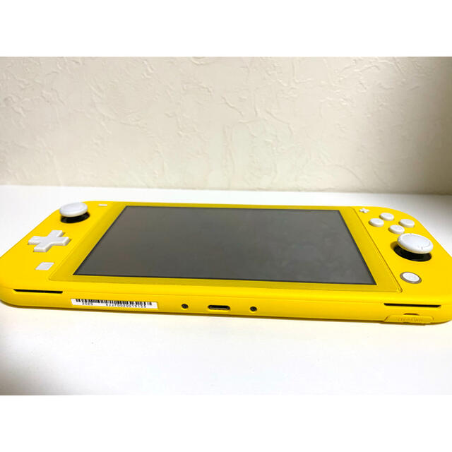 Nintendo Switch(ニンテンドースイッチ)のNintendo Switch NINTENDO SWITCH LITE イエ… エンタメ/ホビーのゲームソフト/ゲーム機本体(携帯用ゲーム機本体)の商品写真