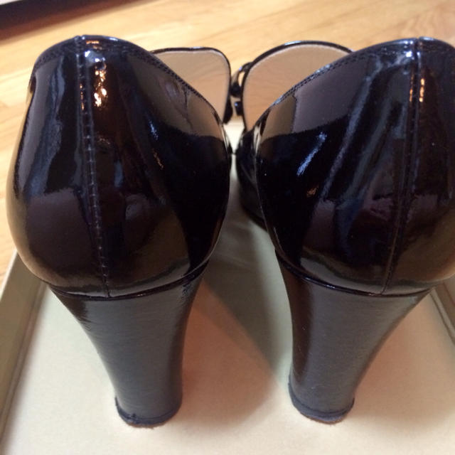 SALON(サロン)の定価¥27300美品エナメルシューズ レディースの靴/シューズ(ハイヒール/パンプス)の商品写真
