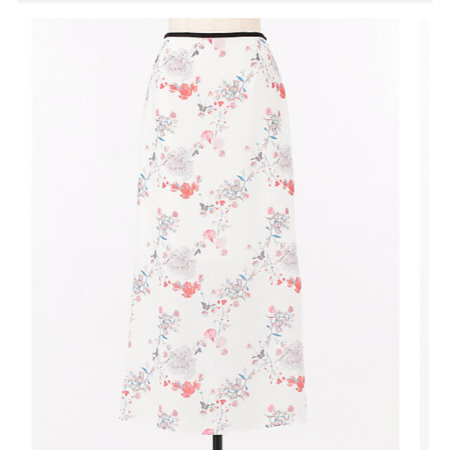 mame(マメ)のマメ クロゴウチ　Flower Printed Skirt レディースのスカート(ロングスカート)の商品写真