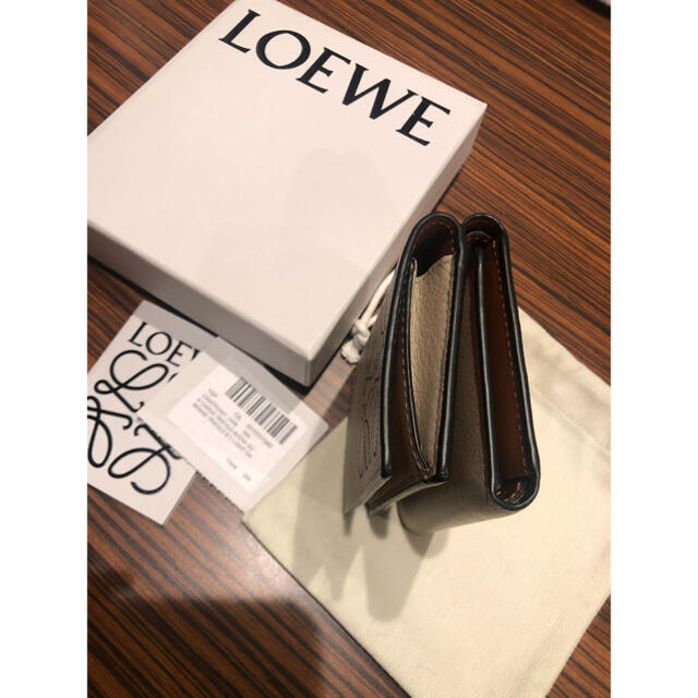 美品 LOEWE ロエベ 三つ折り 財布 - 財布