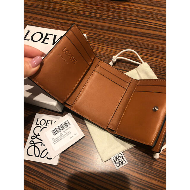 美品 LOEWE ロエベ 三つ折り 財布 - 財布