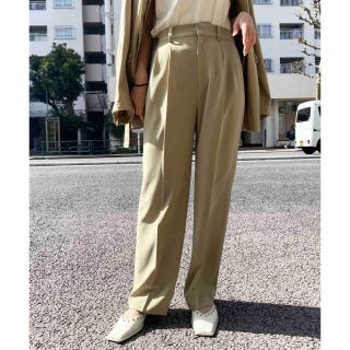 アメリヴィンテージ(Ameri VINTAGE)の期間限定値下げ中！【AMERI】2TUCKS STRAIGHT PANTS 新品(カジュアルパンツ)