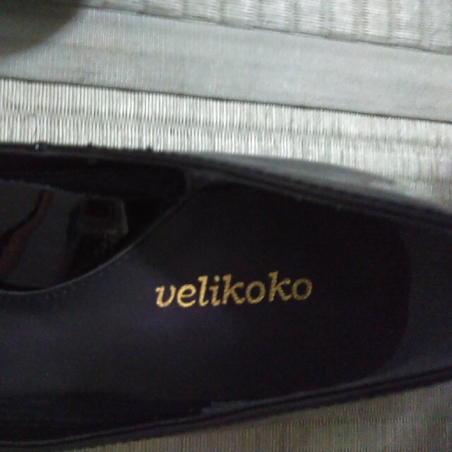 velikoko(ヴェリココ)のvelikoko　エナメル調パンプス　試し履きのみ　美品　サイズ22.0 レディースの靴/シューズ(ハイヒール/パンプス)の商品写真