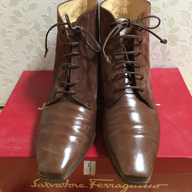 Salvatore Ferragamo(サルヴァトーレフェラガモ)の【 フェラガモ 】★イギリス 三越購入★ レディースの靴/シューズ(ブーツ)の商品写真