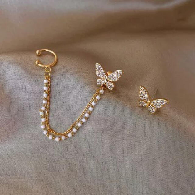 バタフライチェーンピアス♡ レディースのアクセサリー(ピアス)の商品写真