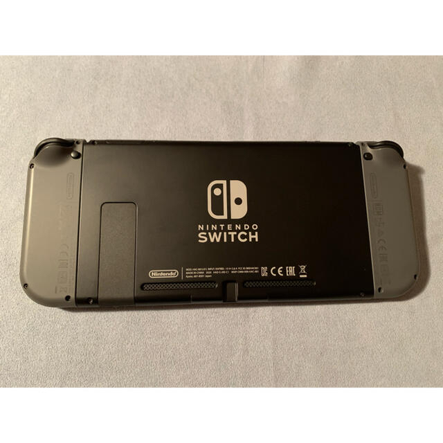 美品 新型 Nintendo Switch 本体 ニンテンドースイッチグレー系