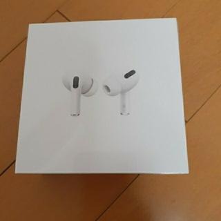 アップル(Apple)のAirPods Pro 新品未使用未開封（エアポッド）型番MWP22J/A(ヘッドフォン/イヤフォン)