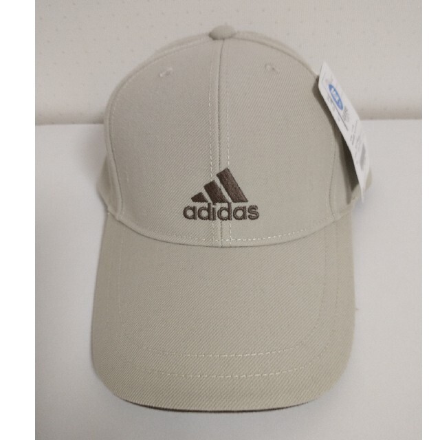 adidas(アディダス)のアディダス　キャップ（ベージュ） メンズの帽子(キャップ)の商品写真