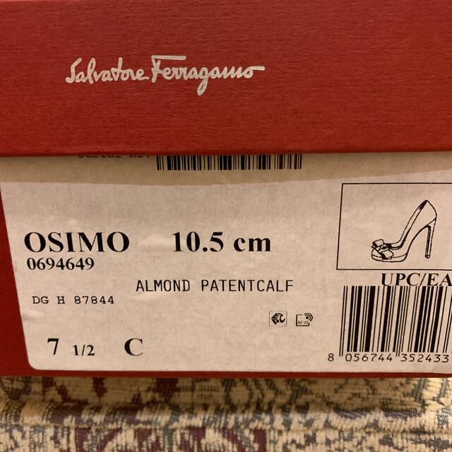 Ferragamo(フェラガモ)の新品Ferragamo 37ハーフ レディースの靴/シューズ(ハイヒール/パンプス)の商品写真