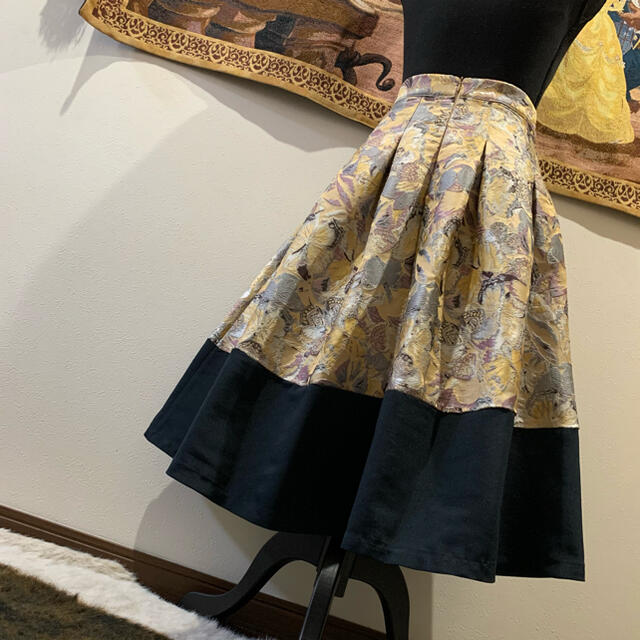 高級 高品質 ジャガード生地 フラワーモチーフ 刺繍 Aライン ドレープスカート レディースのスカート(ひざ丈スカート)の商品写真