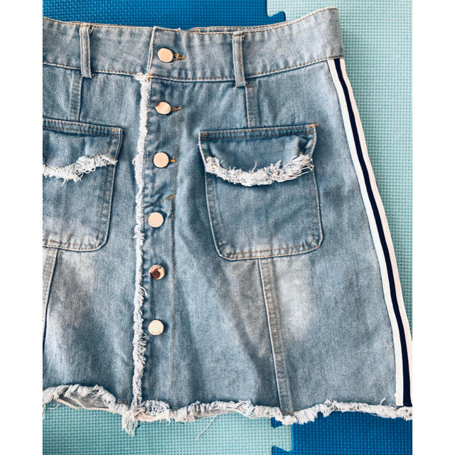 H&M(エイチアンドエム)の新品未使用　デニムスカート　ラインスカート レディースのスカート(ミニスカート)の商品写真
