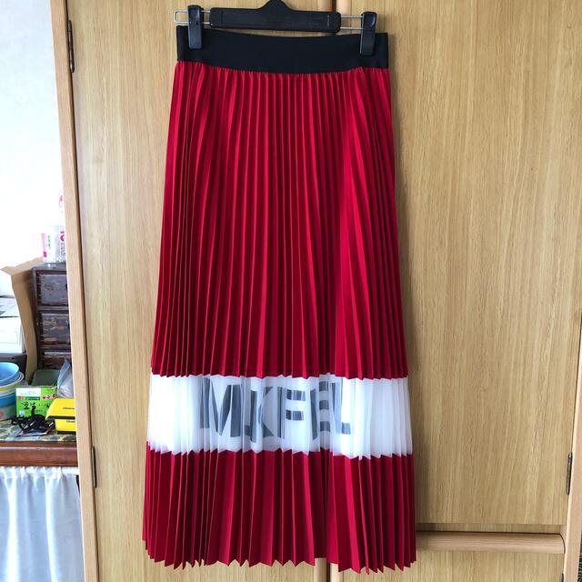 MILKFED.(ミルクフェド)のMILKFED. ロゴプリーツスカート 赤 レディースのスカート(ロングスカート)の商品写真