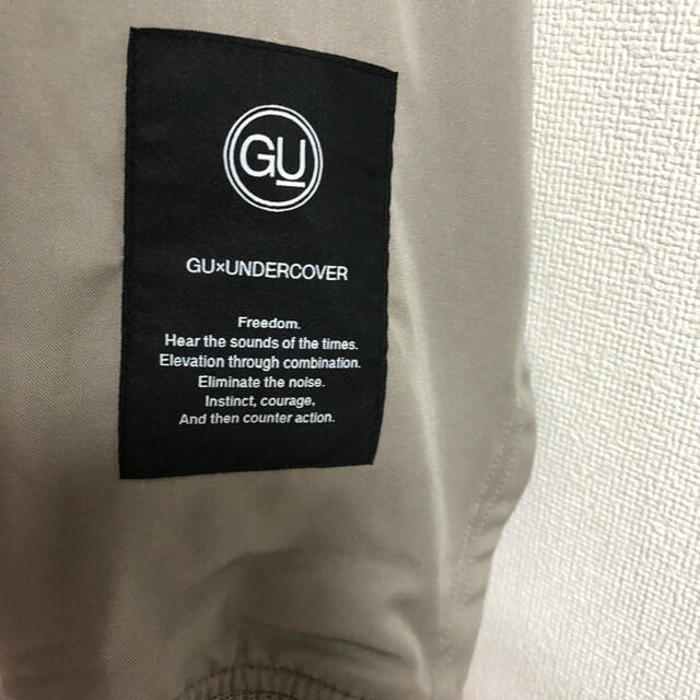 UNDERCOVER(アンダーカバー)のGU アンダーカバー コラボ ジップアップブルゾン M 新品 メンズのジャケット/アウター(ブルゾン)の商品写真