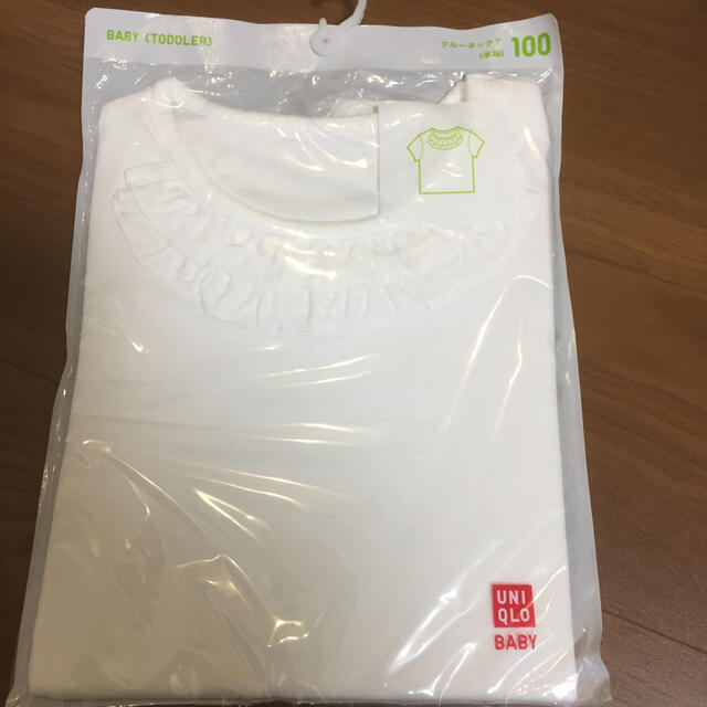 UNIQLO(ユニクロ)のUNIQLO クルーネックTシャツ 100 キッズ/ベビー/マタニティのキッズ服女の子用(90cm~)(Tシャツ/カットソー)の商品写真