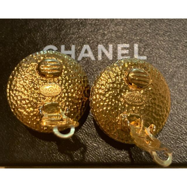 CHANEL(シャネル)のシャネル❤ヴィンテージ イヤリング 大 グリーン レディースのアクセサリー(イヤリング)の商品写真