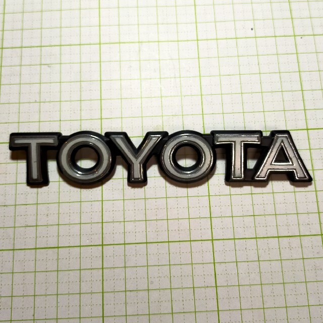 トヨタ(トヨタ)のトヨタ　TOYOTA　エンブレム 自動車/バイクの自動車(車外アクセサリ)の商品写真