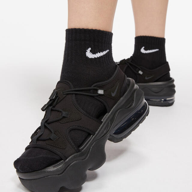 NIKE(ナイキ)の即完人気商品　ココサンダル ウィメンズ "ブラック" エアマックス レディースの靴/シューズ(サンダル)の商品写真